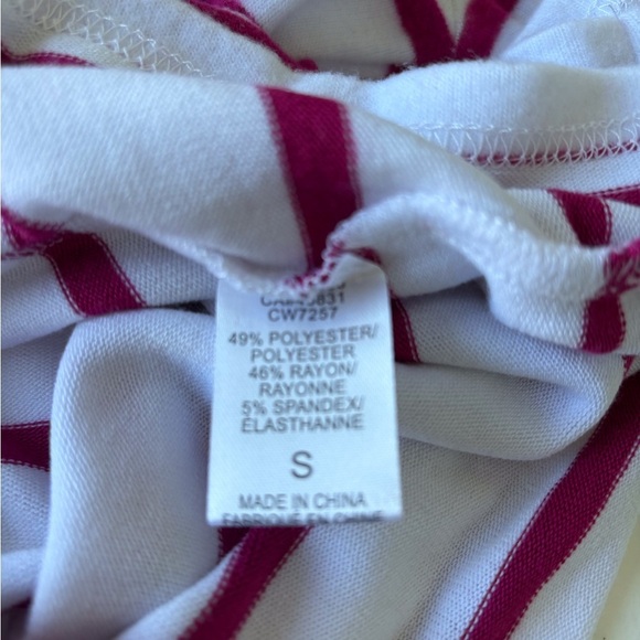 Chaser Super soft Short sleeve Hoodie Size S
Color fuschia/white. Hi low - Picture 6 of 7